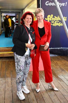 Viola Klein und Karen Heinrichs beim 15. Hope Jubiläumskonzert auf dem Areal der Filmnächte am Königsufer Dresden. Dresden, 07.08.2021