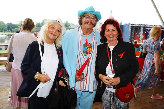 Dorit Gäbler, Karl-Heinz Bellmann und Viola Klein beim 15. Hope Jubiläumskonzert auf dem Areal der Filmnächte am Königsufer Dresden. Dresden, 07.08.2021