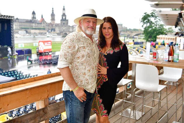 Frank Kessler und Ehefrau Doreen Kessler beim 15. Hope Jubiläumskonzert auf dem Areal der Filmnächte am Königsufer Dresden. Dresden, 07.08.2021