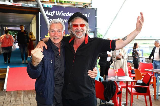 Dirk Michaelis und Dirk Zöllner beim 15. Hope Jubiläumskonzert auf dem Areal der Filmnächte am Königsufer Dresden. Dresden, 07.08.2021