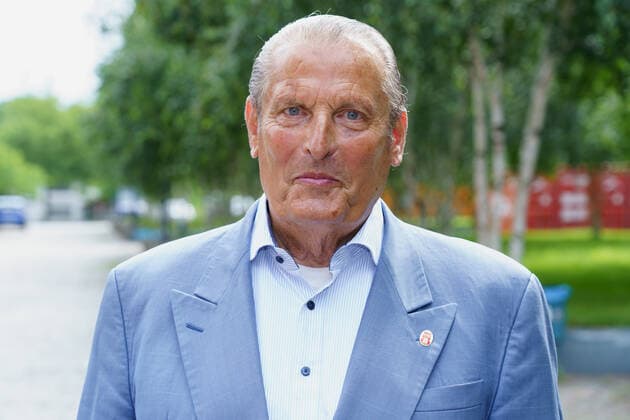 Auswanderermuseum Ballinstadt in Hamburg Eröffnung der neuen Porträtausstellung Hamburger Persönlichkeiten in Kooperation mit CARE Deutschland - Dieter Aale Dieter Bruhn, Kulthändler vom Hamburger Fischmarkt;Auswanderermuseum Ballinstadt in Hamburg Eröffnung der neuen Porträtausstellung Hamburger Persönlichkeiten in Kooperation mit CARE Deutschland - Dieter Aale Dieter Bruhn, Kulthändler vom Hamburger Fischmarkt, Hamburg Hamburg Deutschland Ballinstadt