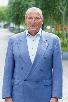 Auswanderermuseum Ballinstadt in Hamburg Eröffnung der neuen Porträtausstellung Hamburger Persönlichkeiten in Kooperation mit CARE Deutschland - Dieter Aale Dieter Bruhn, Kulthändler vom Hamburger Fischmarkt;Auswanderermuseum Ballinstadt in Hamburg Eröffnung der neuen Porträtausstellung Hamburger Persönlichkeiten in Kooperation mit CARE Deutschland - Dieter Aale Dieter Bruhn, Kulthändler vom Hamburger Fischmarkt, Hamburg Hamburg Deutschland Ballinstadt
