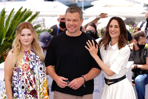Bilder des Jahres 2021, Entertainment 07 Juli Entertainment Bilder des Tages Abigail Breslin - Matt Damon - Camille Cottin CELEBRITES : Photocall du film Stillwater - Cannes - 09 07 2021 NorbertScanella PanoramiC 