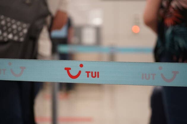 Spanien wird Risikogebiet - Aktuelle Impressionen vom Flughafen und Reisenden auf Mallorca In Spanien steigen die Infektionszahlen aktuell stark an. Ab Sonntag gild das ganze Land als Risikogebiet. Von touristischen Reisen wird abgeraten, dennoch ist der Flughafen voll mit Touristen und Reisenden. Corona, Delta, Covid, TUI, Hannover, Reisen, Vacation, Airport, PMI, LEPA, Flughafen, Airport, Travel, Reisende Menschen, Risikogebiet, Gesellschaft Mallorca Spanien Copyright: xMartinxDziadekx