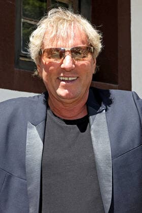 ORF Wenn die Musi spielt . Sänger Bernhard Brink am Rande des Künstlertreffs zum Musik Open Air Wenn die Musi spielt am 09.07.2021 auf dem Festgelände in Bad Kleinkirchheim. 20210709BOS0064
