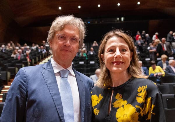 Erl 08.07.2021, Festspielhaus, Erl, AUT, Tiroler Festspiele Erl 2021, Eröffnungskonzert, im Bild Landesrätin Annette Leja mit Ehemann Wolfgang State Councilor Annette Leja with husband Wolfgang during the Opening concert of the Tiroler Festspiele Erl at the Festspielhaus in Erl, Austria on 2021 07 08.