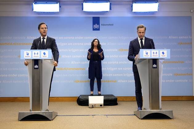 THE HAGUE - Outgoing Prime Minister Mark Rutte and outgoing corona minister Hugo de Jonge during an extra press conference. The cabinet is concerned about the sharp increase in the number of positive corona infections. ANP PHIL NIJHUIS Copyright: xHollandsexHoogtex xxANPx x433628170x
