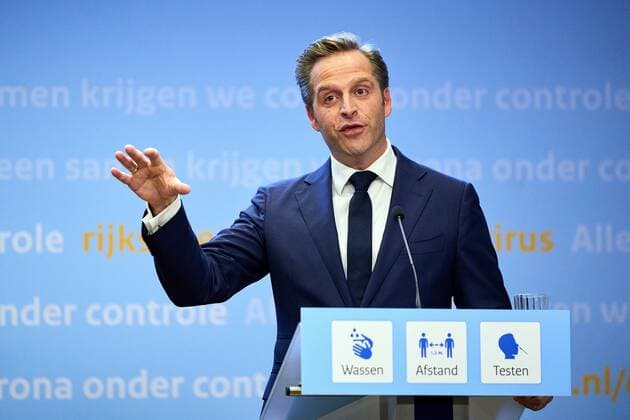 THE HAGUE - Outgoing Prime Minister Mark Rutte and outgoing Minister Hugo de Jonge of Health, Welfare and Sport (CDA) during an extra press conference. The cabinet is concerned about the sharp increase in the number of positive corona infections. ANP PHIL NIJHUIS Copyright: xHollandsexHoogtex xxANPx x433630734x