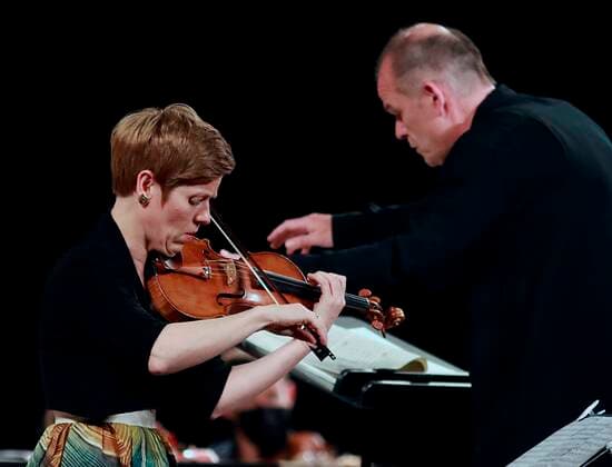 Entertainment Bilder des Tages French conductor François-Xavier Roth (R) and Deutch vilonist Isabelle Faust (L) performs during the Gürzenich-Orchester Köln concert at La Alhambra Charles 5th Palace in Granada, southern Spain, 9 July 2021, as part of Granada s International Music and Dance Festival. GRANADA S INTERNATIONAL MUSIC AND DANCE FESTIVAL !ACHTUNG: NUR REDAKTIONELLE NUTZUNG!  Copyright: xPepexTorresx GRAF7225 20210709-6b36d0deaae02e58473216ff7aa8722e0c9535be