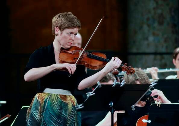 Deutch vilonist Isabelle Faust performs during the Gürzenich-Orchester Köln concert at La Alhambra Charles 5th Palace in Granada, southern Spain, 9 July 2021, as part of Granada s International Music and Dance Festival. GRANADA S INTERNATIONAL MUSIC AND DANCE FESTIVAL !ACHTUNG: NUR REDAKTIONELLE NUTZUNG!  Copyright: xPepexTorresx GRAF7223 20210709-457d7c947bf1d92a0c77363103c1056b56a2c27f