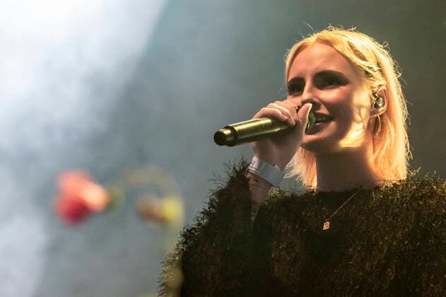 Det danske sangerinde Clara spiller op til Havefest paa Plaenen i Tivoli fredag den 9. juli 2021 Havefest afloeser Fredagsrock, der er aflyst paa grund af Covid-19 Coronakrisen. , Copenhagen Copyright: TorbenxChristensen TorbenxChristensenx CP102 spdk20210710-011226-L