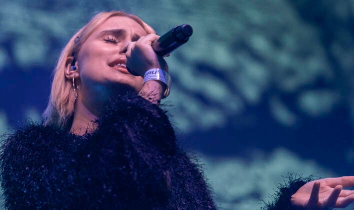 Det danske sangerinde Clara spiller op til Havefest paa Plaenen i Tivoli fredag den 9. juli 2021 Havefest afloeser Fredagsrock, der er aflyst paa grund af Covid-19 Coronakrisen. , Copenhagen Copyright: TorbenxChristensen TorbenxChristensenx CP102 spdk20210710-011308-L