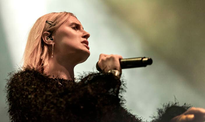 Det danske sangerinde Clara spiller op til Havefest paa Plaenen i Tivoli fredag den 9. juli 2021 Havefest afloeser Fredagsrock, der er aflyst paa grund af Covid-19 Coronakrisen. , Copenhagen Copyright: TorbenxChristensen TorbenxChristensenx CP102 spdk20210710-011323-L