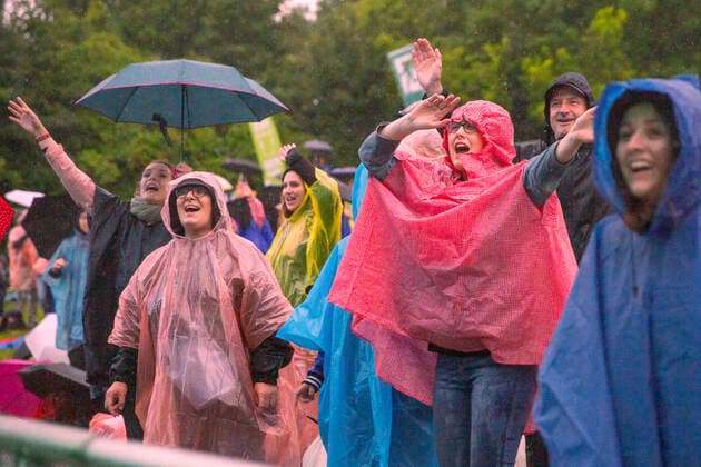 Publikum beim Picknick Konzert von Joris auf der Zoopark Festwiese. Erfurt, 09.07.2021