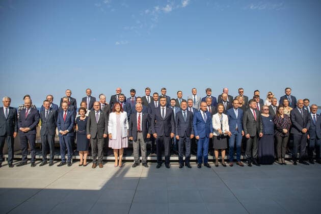 Bilder des Jahres 2021, News 07 Juli Dubrovnik Forum: (Post)-Pandemic Geopolitics - Together in a World Apart Participants of the fourteenth annual international conference Dubrovnik Forum: (Post)-Pandemic Geopolitics - Together in a World Apart pose for photo at Hotel Palace, in Dubrovnik, Croatia, on July 10, 2021. GrgoxJelavic PIXSELL