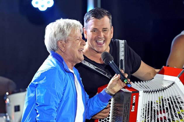 ORF Wenn die Musi spielt . Sänger G.G. Anderson und Marc Pircher während der Generalprobe zum Musik Open Air Wenn die Musi spielt am 09.07.2021 in Bad Kleinkirchheim. 20210710BOS0105