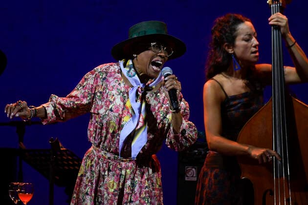 Bilder des Jahres 2021, Entertainment 07 Juli Entertainment Bilder des Tages Italy: Dee Dee Bridgewater at the Casa del Jazz Dee Dee Bridgewater during the concert at the Casa del Jazz in Rome. Rome Italy Copyright: DomenicoxCippitelli