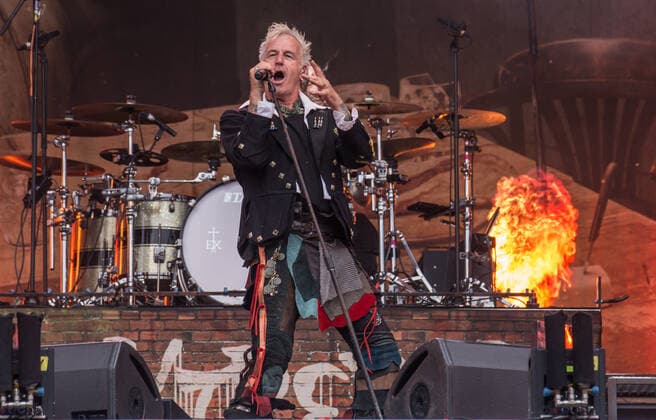 In Extremo Auftritt beim Strandkorb Open Air WIESBADEN 2021 In Extremo (kurz InEx) ist eine deutsche Band, die dem Mittelalter-Rock zugeordnet wird. Wiesbaden BRITA-Arena Rheinland-Pfalz