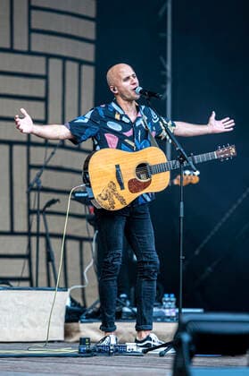 Milow live beim Open Air in der Freilichtbühne Junge Garde. Dresden, 10.07.2021