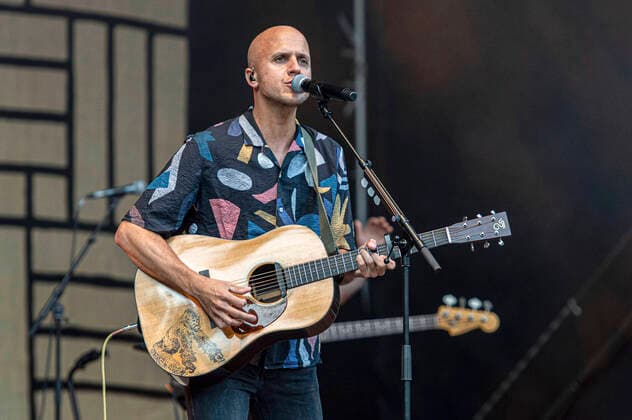 Milow live beim Open Air in der Freilichtbühne Junge Garde. Dresden, 10.07.2021
