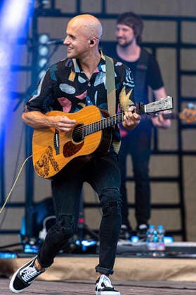 Milow live beim Open Air in der Freilichtbühne Junge Garde. Dresden, 10.07.2021
