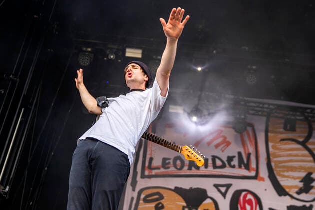 Lennart Eicke von den Leoniden live beim Picknick Konzert auf der Zoopark Festwiese. Erfurt, 10.07.2021