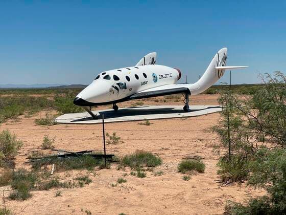 Truth or Consequences (United States), 11 07 2021.- View of a prototype of the VSS Unity aircraft today, at the entrance to Spaceport, in Truth or Consequences, New Mexico, USA, 11 July 2021. British billionaire Richard Branson reached a long-awaited goal this Sunday and finally reached space aboard a plane of his own company, Virgin Galactic, after taking off from the New Mexico desert and exceeding more than 50 miles (80 km. ) Tall. At Spaceport America, a futuristic structure built in the middle of the desert and Virgin Galactic s base of operations, this Sunday has experienced an atmosphere of joy after years of working towards the goal of conducting commercial space flights. At this state-owned airport located in the town of Truth or C Copyright: xAntonixBelchix AME1688 20210711-0e69d53ef5193d83e7e90fd717316150110d07b1