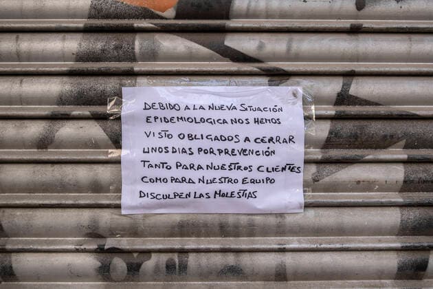 July 11, 2021, Barcelona, Spain: A notice announcing to customers the temporary closure due to the new pandemic situation is seen on the door of a restaurant in the historic center of Barcelona..Barcelona suffers the effects of the fifth wave of the coronavirus with more than 8,000 new cases in the last 24 hours, predominantly of the delta variant. New restrictive measures will be taken in the next few hours. Barcelona Spain - ZUMAs197 20210711_zaa_s197_233 Copyright: xPacoxFreirex