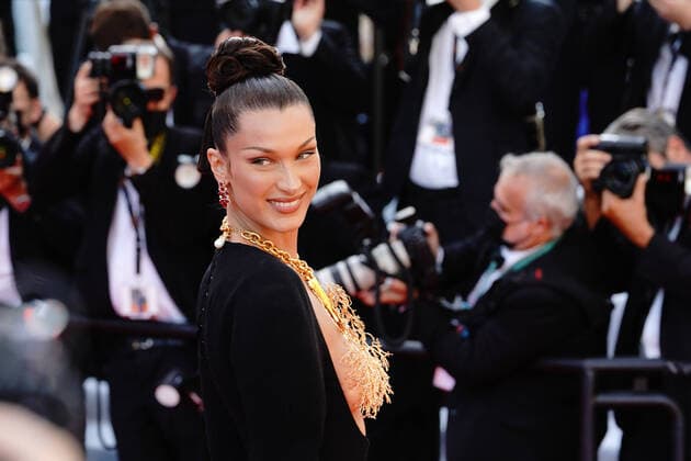 Bella Hadid CELEBRITES : 74 eme Festival de Cannes - Red Carpet du film Tri Piani - Cannes - 11 07 2021 NorbertScanella PanoramiC 