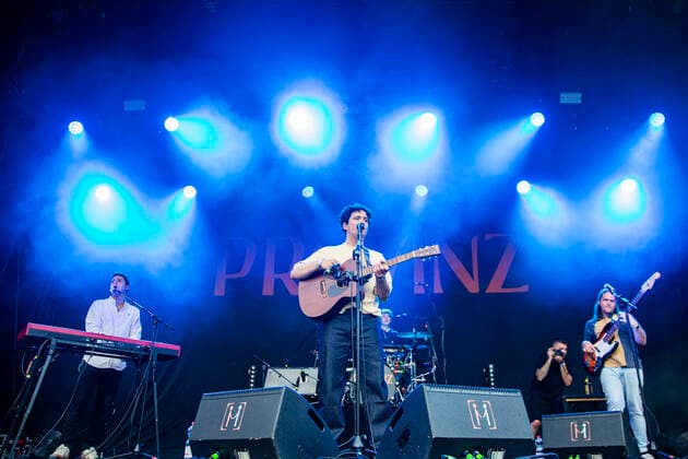 Robin Schmid, Vincent Waizenegger, Leon Sennewald und Moritz Bösing von Provinz live beim Picknick Konzert auf der Zoopark Festwiese. Erfurt, 11.07.2021