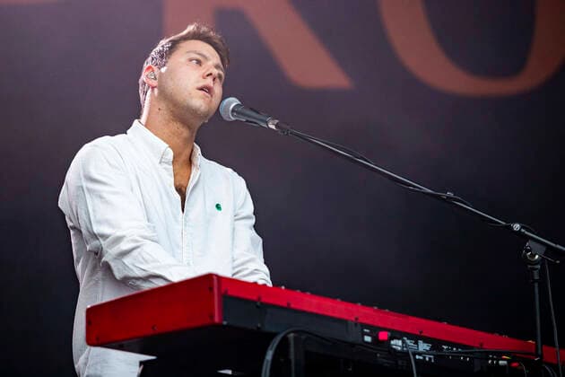 Robin Schmid von Provinz live beim Picknick Konzert auf der Zoopark Festwiese. Erfurt, 11.07.2021