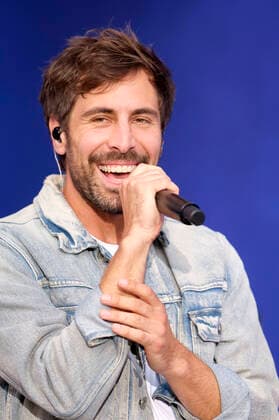 Max Giesinger live im Rahmen der Konzertreihe Back on Stage auf der Gilde Parkbühne. Hannover, 11.07.2021