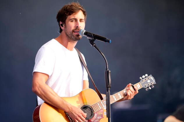 Max Giesinger live im Rahmen der Konzertreihe Back on Stage auf der Gilde Parkbühne. Hannover, 11.07.2021