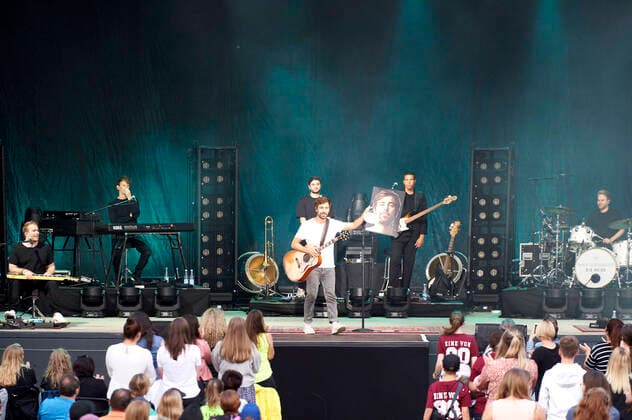 Max Giesinger live im Rahmen der Konzertreihe Back on Stage auf der Gilde Parkbühne. Hannover, 11.07.2021