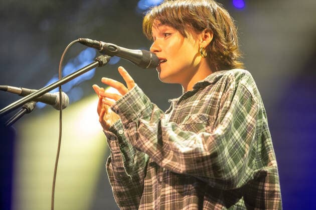 Tuebingen Tuebingen; Konzert; Festival; Tanks Giving Festival; Vaddi Concerts; Coronakonzert; Panzerhalle; Franzoesisches Viertel; Event Die Ravensburgerin Lotte singt in der Tuebinger Panzerhalle zusammen mit kleiner Band beim Taanks Giving Festival 2021. Copyright: xDennisxDuddek xEibnerxPressefotox EP_DDU
