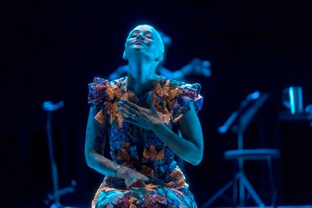 Entertainment Bilder des Tages -FOTODELDIA- GRAF8683. CÓRDOBA, 12 07 2021.- La cantante portuguesa Mariza ha presentado este lunes en la 40 edición del Festival de la Guitarra de Córdoba lo mejor del repertorio de la gran Amália Rodrigues, en un concierto ofrecido en el Teatro de la Axerquía. Mariza presenta en el Festival de Córdoba lo mejor Amália Rodrigues !ACHTUNG: NUR REDAKTIONELLE NUTZUNG!  Copyright: xRafaxAlcaidex GRAF8683 20210713-0a9e4be5266d4e20dead57652f7c085943360e5e