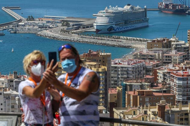July 13, 2021: July 13, 2021 (Malaga) The first international cruise ship to dock in Malaga after 16 months with almost 1,500 passengers, with a capacity limit of 50%. the Aida Perla with its characteristic colourful design, the work of the painter Feliks BoÂ¼tner - ZUMAc161 20210713_zap_c161_001 Copyright: xLorenzoxCarnerox