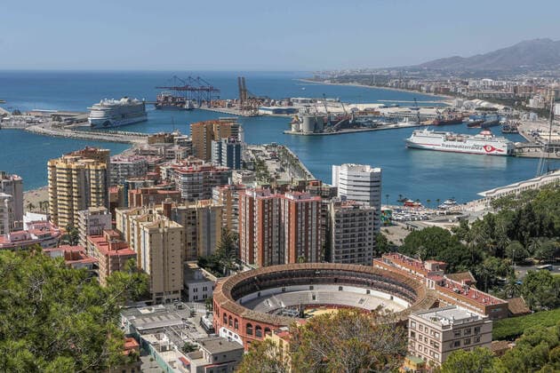 July 13, 2021: July 13, 2021 (Malaga) The first international cruise ship to dock in Malaga after 16 months with almost 1,500 passengers, with a capacity limit of 50%. the Aida Perla with its characteristic colourful design, the work of the painter Feliks BoÂ¼tner - ZUMAc161 20210713_zap_c161_006 Copyright: xLorenzoxCarnerox