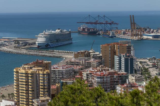 July 13, 2021: July 13, 2021 (Malaga) The first international cruise ship to dock in Malaga after 16 months with almost 1,500 passengers, with a capacity limit of 50%. the Aida Perla with its characteristic colourful design, the work of the painter Feliks BoÂ¼tner - ZUMAc161 20210713_zap_c161_010 Copyright: xLorenzoxCarnerox