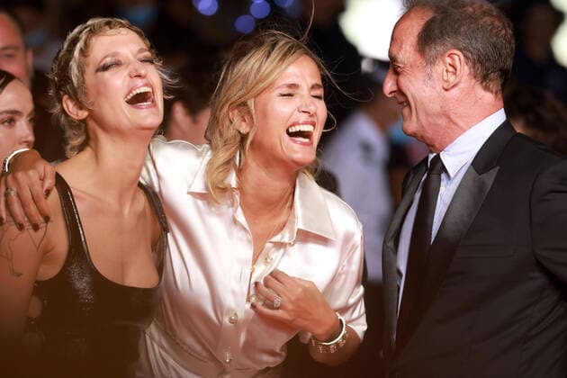 Bilder des Jahres 2021, Entertainment 07 Juli Entertainment Themen der Woche KW28 Entertainment Bilder des Tages 74eme Festival International du Film de Cannes. Montée des marches du film Titane . 74th Cannes Film Festival. Red carpet for Titane movie. 270165 2021-07-13 Lindon, Vincent; Ducourneau, Julia; Rousselle, Agathe  Copyright: xTerencexBaelenx STAR_270165_015