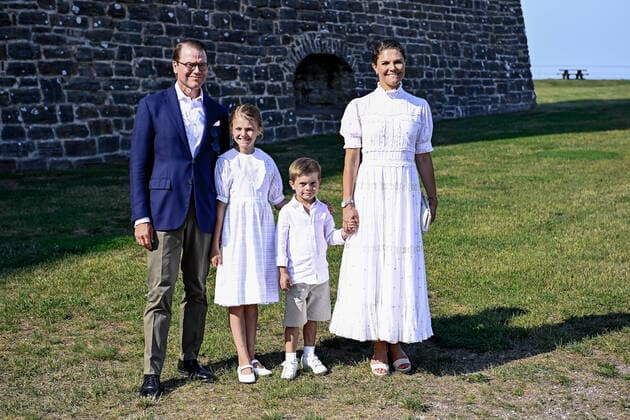 Bilder des Jahres 2021, Entertainment 07 Juli Entertainment Themen der Woche KW28 Entertainment Bilder des Tages Victoria von Schweden an ihrem 44. Geburtstag in Borgholm 210714 Kronprinsessan Victoria, Prins Daniel, Prinsessan Estelle och Prins Oscar anländer till Borgholms Slott inför utdelningen av Victoriapriset den 14 juli 2021 i Borgholm. *** 210714 Crown Princess Victoria, Prince Daniel, Princess Estelle and Prince Oscar arrive at Borgholm Castle ahead of the awarding of the Victoria Prize on 14 July 2021 in Borgholm,  Copyright: SUVADxMRKONJIC 1003926920st