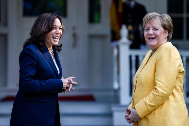 Bilder des Jahres 2021, News 07 Juli News Themen der Woche KW28 News Bilder des Tages United States Vice President Kamala Harris welcomes Chancellor Dr. Angela Merkel of Germany to the Vice President?s residence at One Observatory Circle for a working breakfast on Thursday, July 15, 2021. Copyright: xPoolxviaxCNPx MediaPunchx