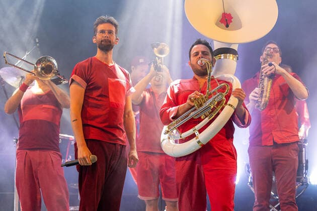 Tuebingen Tuebingen; Konzert; Festival; Tanks Giving Festival; Vaddi Concerts; Coronakonzert; Panzerhalle; Franzoesisches Viertel; Event Die zehnkoepfige Brassband Moop Mama aus Muenchen spielt beim Tuebinger Tanks GIving Festival im Franzoesischen Viertel vor ausverkaufter Panzerhalle. Copyright: xDennisxDuddek xEibnerxPressefotox EP_DDU