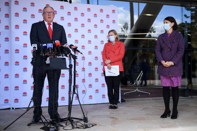 GLADYS BEREJIKLIAN COVID19 PRESSER, NSW Health Minister Brad Hazzard along with Chief Health Officer Dr Kerry Chant and Premier Gladys Berejiklian addresses media during a press conference in Sydney, Friday, July 16, 2021.( NO ARCHIVING, EDITORIAL USE ONLY, NO USE IN BOOKS WITHOUT CONSENT SYDNEY NSW AUSTRALIA  Copyright: xDANxHIMBRECHTSx 20210716001557624451