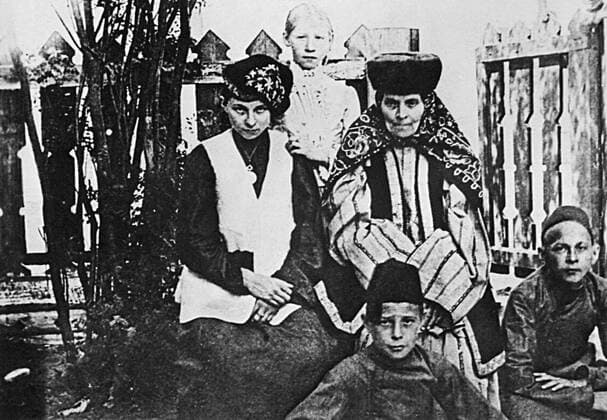 Tatars (Tatar: Tatarlar Ð¢Ð°Ñ‚Ð°ÑÄÐ»Ð°ÑÄ, sometimes spelled Tartars) are a Turkic speaking people, numbering around 7 million. The majority of Tatars live in the Russian Federation, with a population of 5.5 million, 2 million of which live in the Republic of Tatarstan, 1 million in the Republic of Bashkortostan and the other 2.5 million in different regions of Russia. Significant minority populations are found in Poland, Lithuania, Belarus, Ukraine and countries of Central Asia.<br ><br > The Tatars originated with the Tatar confederation in the north-eastern Gobi desert in the 5th century. After subjugation in the 9th century by the Khitans, they migrated southward. In the 13th century, they were subjugated by the Mongol Empire under Ge xSupplier:xCPAxMediaxCo.xLtd.x Copyright: xx