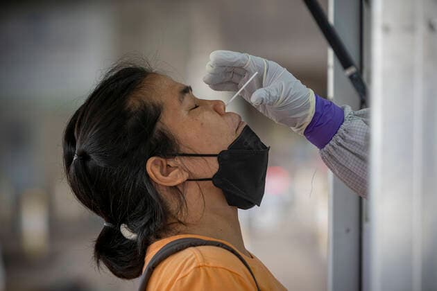 July 16, 2021, Bangkok, Thailand: Throughout Bangkok the numerous sites set up by the Thai government to offer Covid -19 testing and vaccinations have been working nonstop, drawing large numbers of people seeking medical services. This testing site in Bangkok s Bang Phlat district has a daily capacity of 1000 people. Thailand s daily infection and death figures have been reaching all time highs in July as the nation continues to fight the pandemic. Thailand - ZUMAt128 20210716_zap_t128_008 Copyright: xAdryelxTalamantesx
