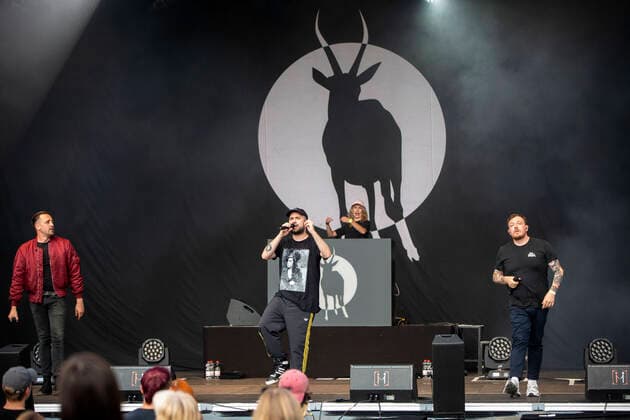 Danger Dan, Koljah und Panik Panzer von der Antilopen Gang live beim Picknick Konzert auf der Zoopark Festwiese. Erfurt, 15.07.2021