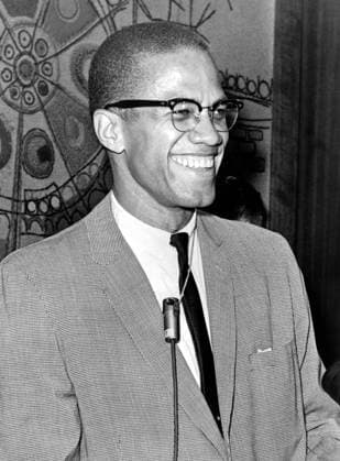 Malcolm X ( May 19, 1925 February 21, 1965), born Malcolm Little and also known as el-Hajj Malik el-Shabazz, was an American Muslim minister and a human rights activist.<br ><br > To his admirers he was a courageous advocate for the rights of blacks, a man who indicted white America in the harshest terms for its crimes against black Americans; detractors accused him of preaching racism and violence. He has been called one of the greatest and most influential African Americans in history. America USA: Malcolm X (1925-1965), born Malcolm Little, Black Rights advocate and American Muslim minister, 12 March 1964 xSupplier:xCPAxMediaxCo.xLtd.x Copyright: xEdxFordx