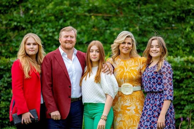 Bilder des Jahres 2021, Entertainment 07 Juli Entertainment Themen der Woche KW28 16-07-2021 HtB Queen Maxima and King Willem-Alexander with Princess Amalia and Princess Alexia and Princess Ariane pose for the media during the annual photo session at palace Huis ten Bosch in The Hague. Â  Copyright: xPPEx