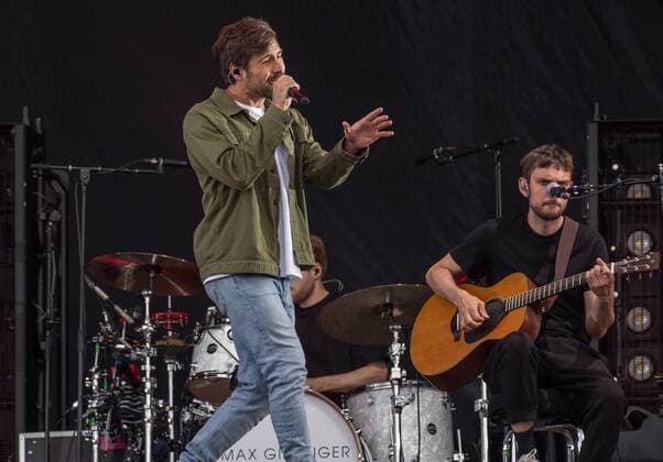 Singer-Songwriter Max Giesinger 15.07.2021 - Singer-Songwriter Max Giesinger beim Strandkorb Open Air in der BRITA-Arena Wiesbaden. Wiesbaden BRITA-Arena Hessen